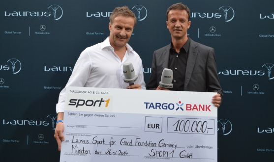 scheckubergabe_an_laureus